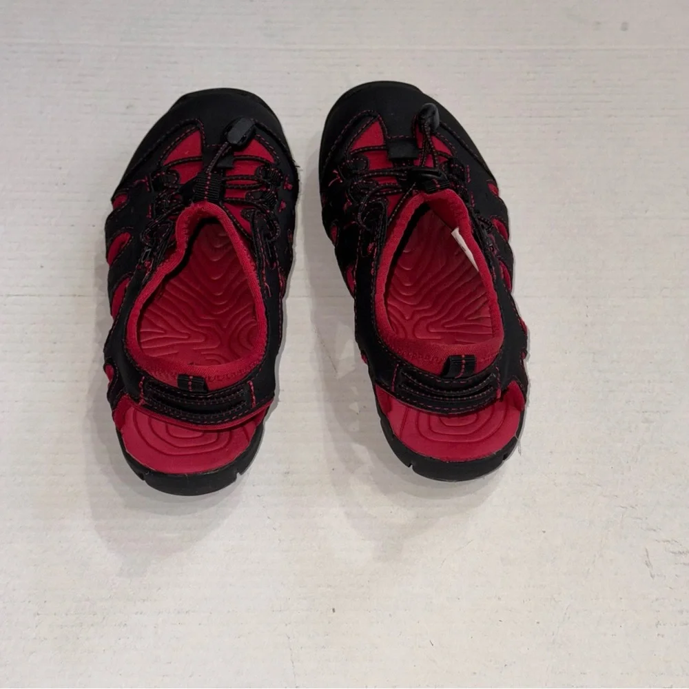 Sonoma Boys Black and Red Sandals Size 13 Med Closed Toe Pre-Owned